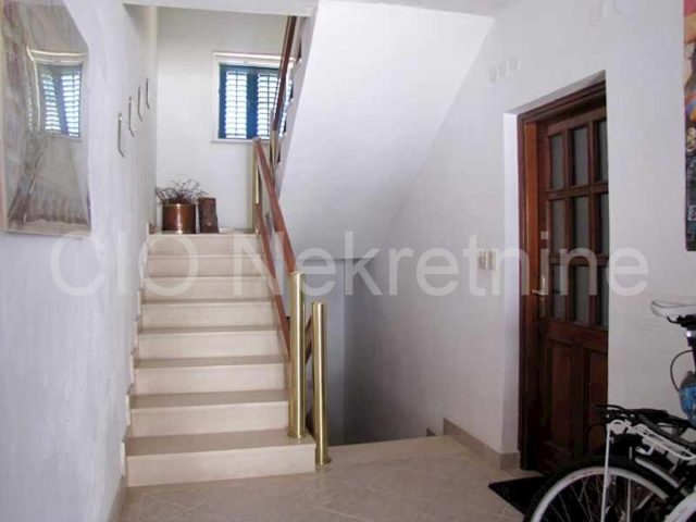 Dům na prodej 284 m² – Bol