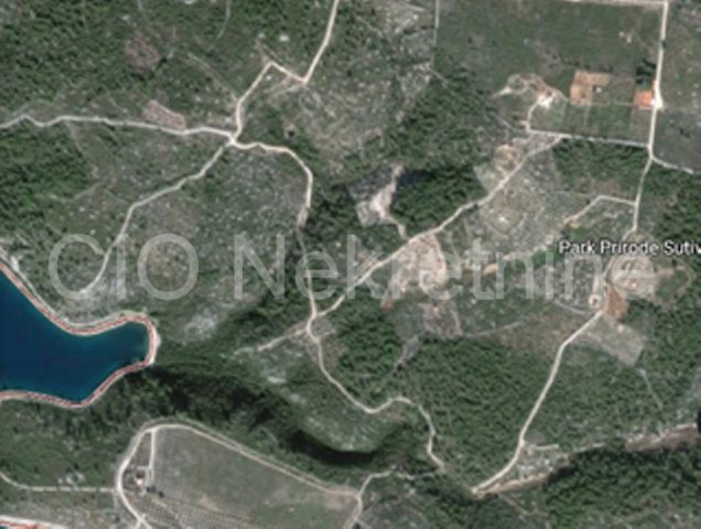 Land for sale 9564 m² – Sutivan