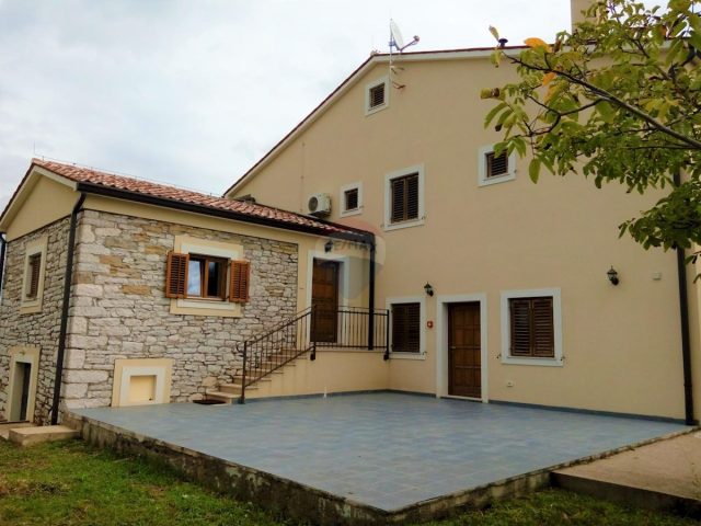 House for sale 399 m² – Lindar