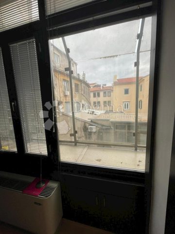Locaux commerciaux à louer 16 m² – Rijeka