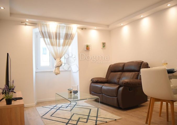 Flat For rent - Primorsko-goranska Rijeka - foto 2/8