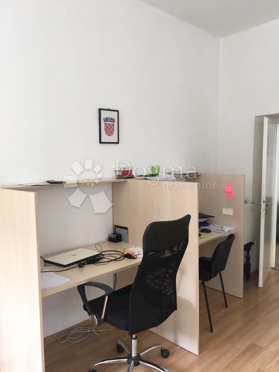 Flat For rent - PRIMORSKO-GORANSKA  RIJEKA 