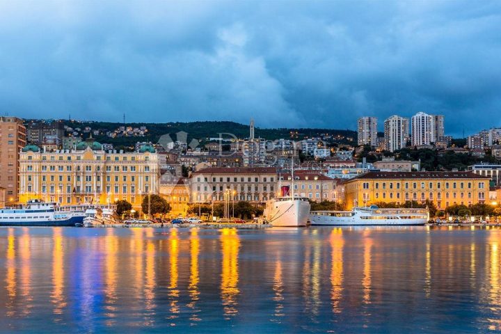 Locaux commerciaux à louer 76 m² – Rijeka