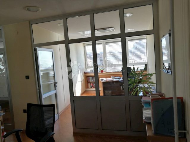 Komerčné na prenájom 90 m² – Rijeka