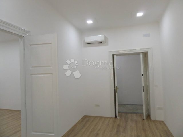 Komerčné na prenájom 115 m² – Rijeka
