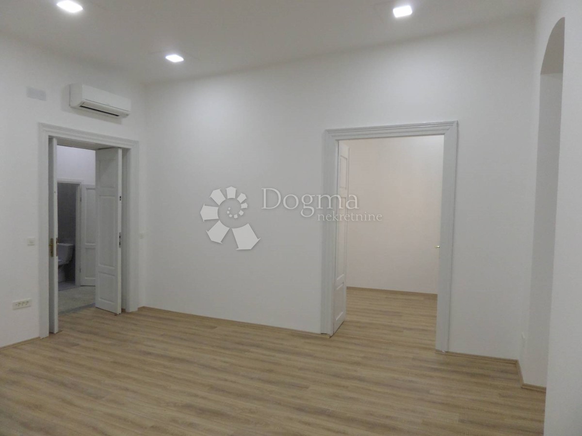 Flat For rent - PRIMORSKO-GORANSKA  RIJEKA 