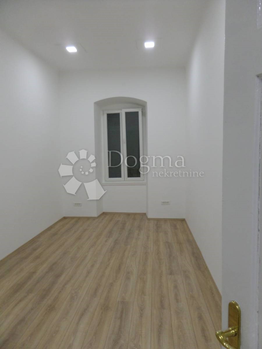 Flat For rent - PRIMORSKO-GORANSKA  RIJEKA 