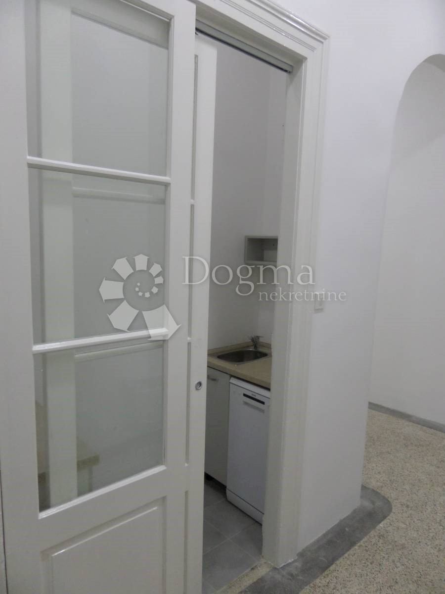 Flat For rent - PRIMORSKO-GORANSKA  RIJEKA 