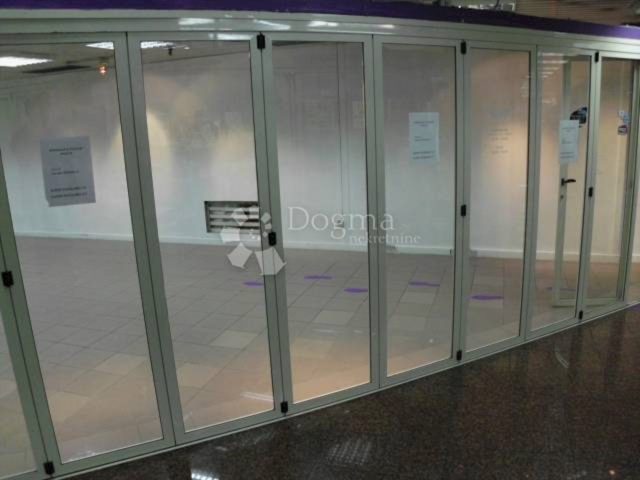 Locaux commerciaux à louer 53 m² – Rijeka