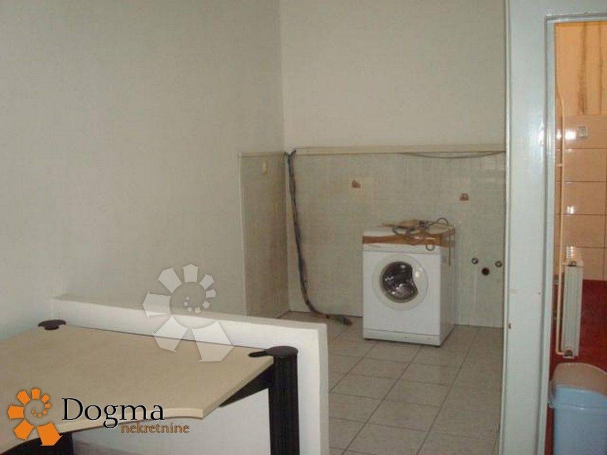 Business premises For rent - PRIMORSKO-GORANSKA  Rijeka