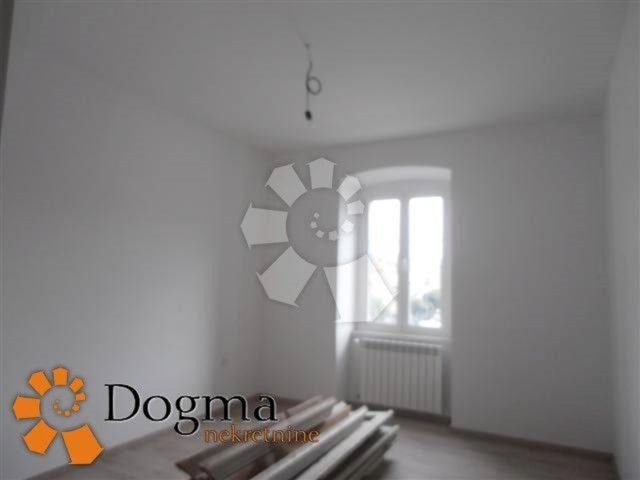 Komerčné na prenájom 126 m² – Rijeka