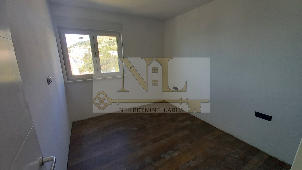 Apartma Na predaj - SPLITSKO-DALMATINSKA  SEGET 