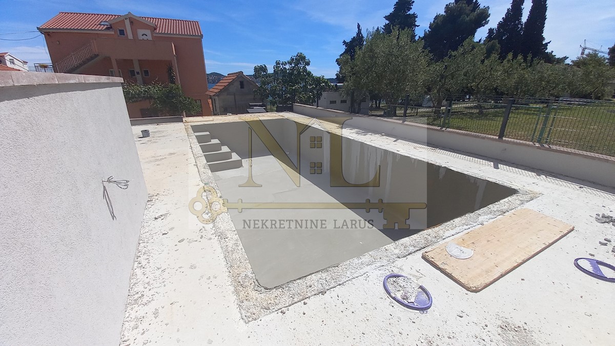 Apartma Na predaj - SPLITSKO-DALMATINSKA  SEGET 