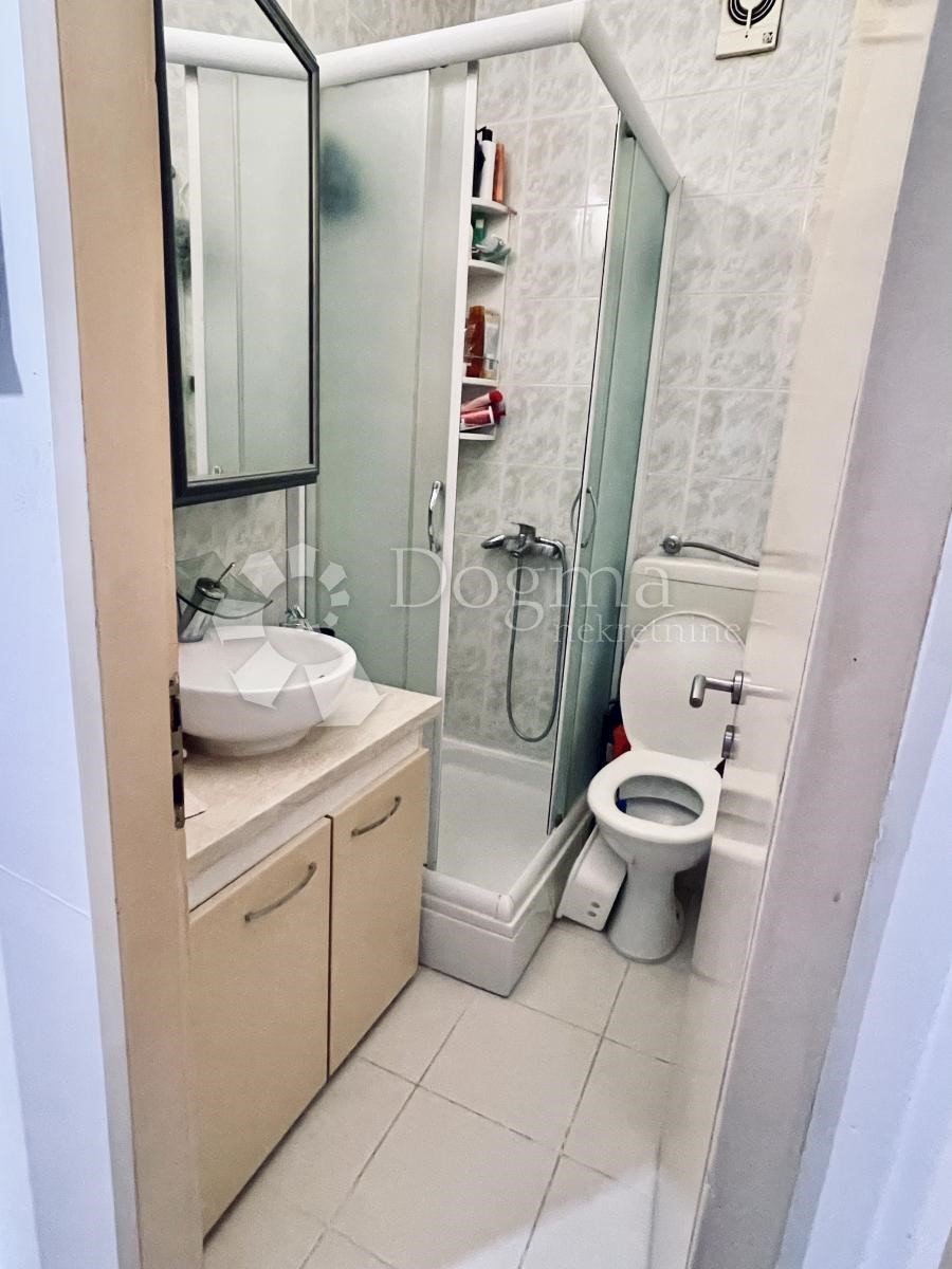 Apartmán Na predaj - PRIMORSKO-GORANSKA  RAB 