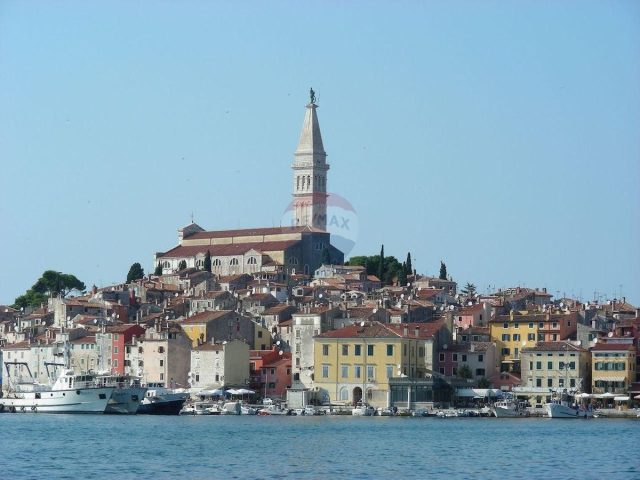 Pozemok na predaj 1800 m² – Rovinj