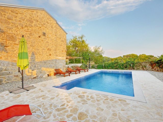 Kuća na prodaju 150 m² – Dobrinj