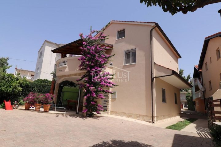 Kuća na prodaju 437 m² – Vodice