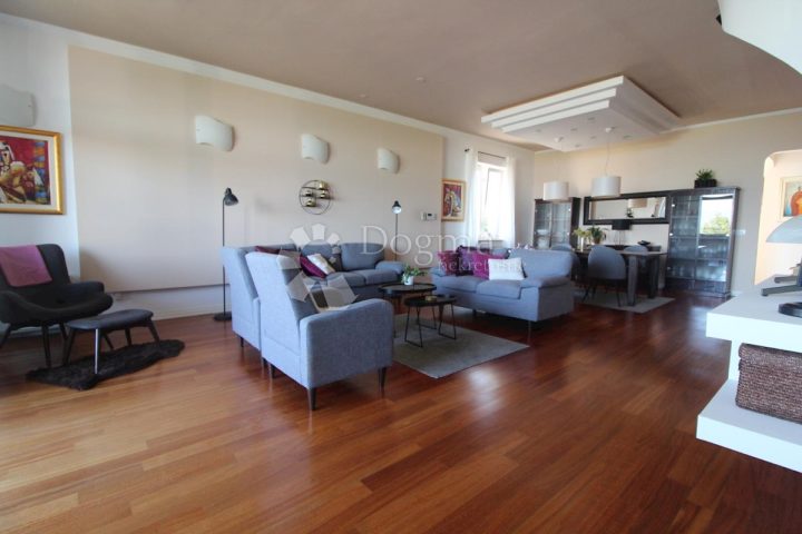 House for sale 300 m² – Njivice