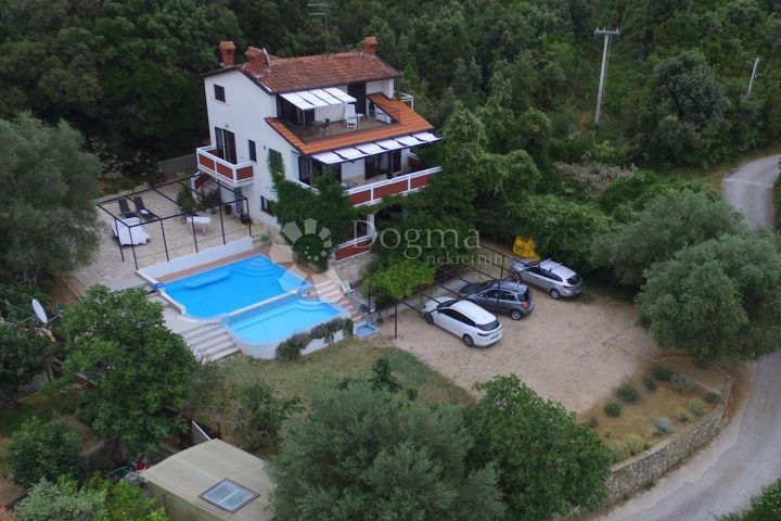 Hiša na predaj 344 m² – Supetarska Draga
