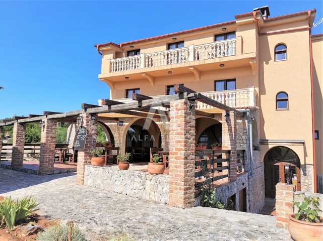 Business premises for sale 1038 m² – Krk