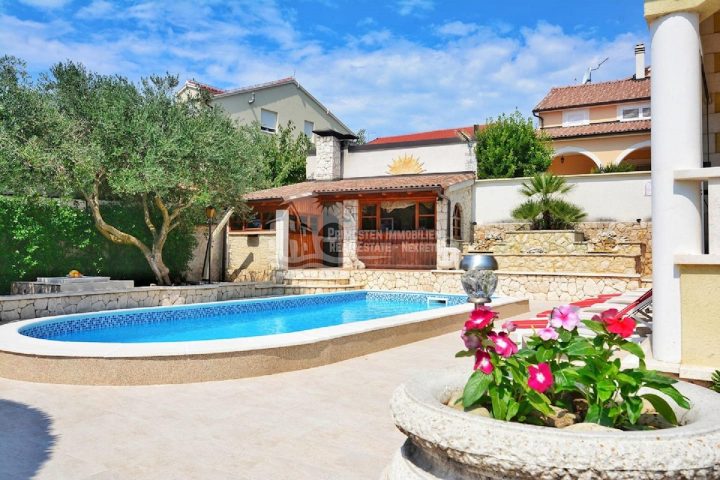 Kuća na prodaju 350 m² – Vodice