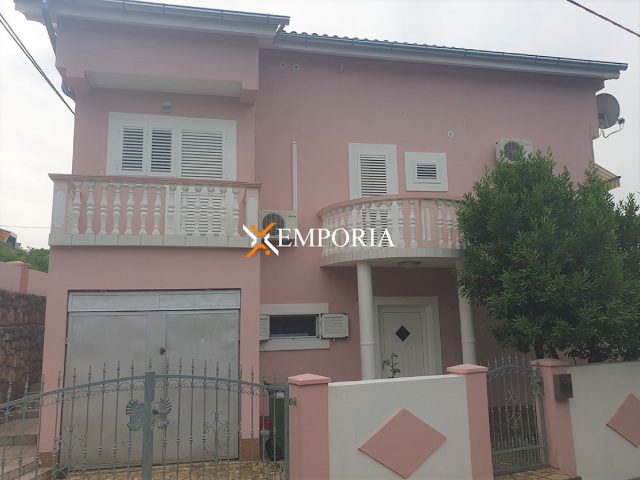 Kuća na prodaju 214 m² – Jasenice