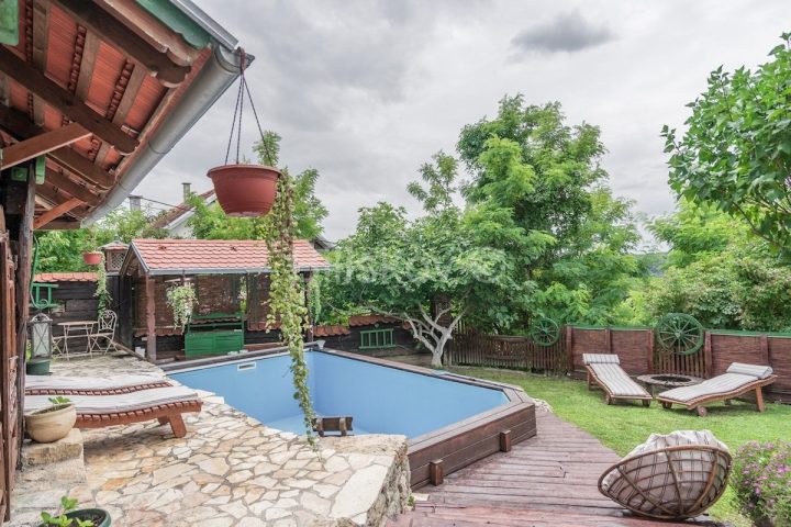 Kuća na prodaju 250 m² – Čučerje