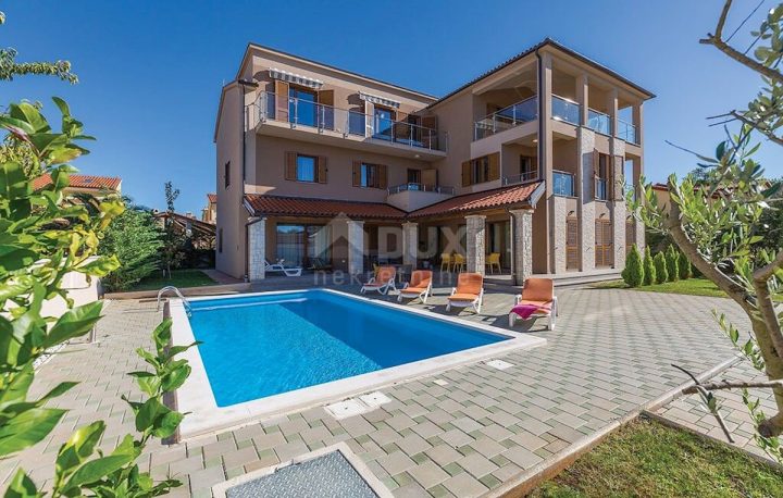 Hiša na predaj 650 m² – Banjole