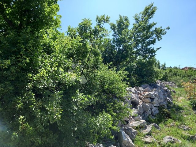 Pozemok na predaj 1467 m² – Šmrika