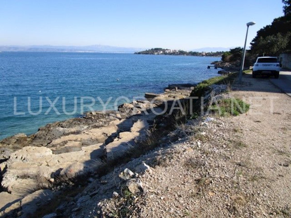 Land For sale - SPLITSKO-DALMATINSKA  ŠOLTA 