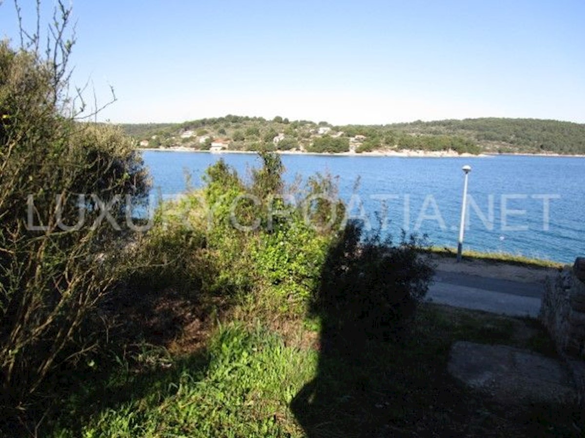 Land For sale - SPLITSKO-DALMATINSKA  ŠOLTA 