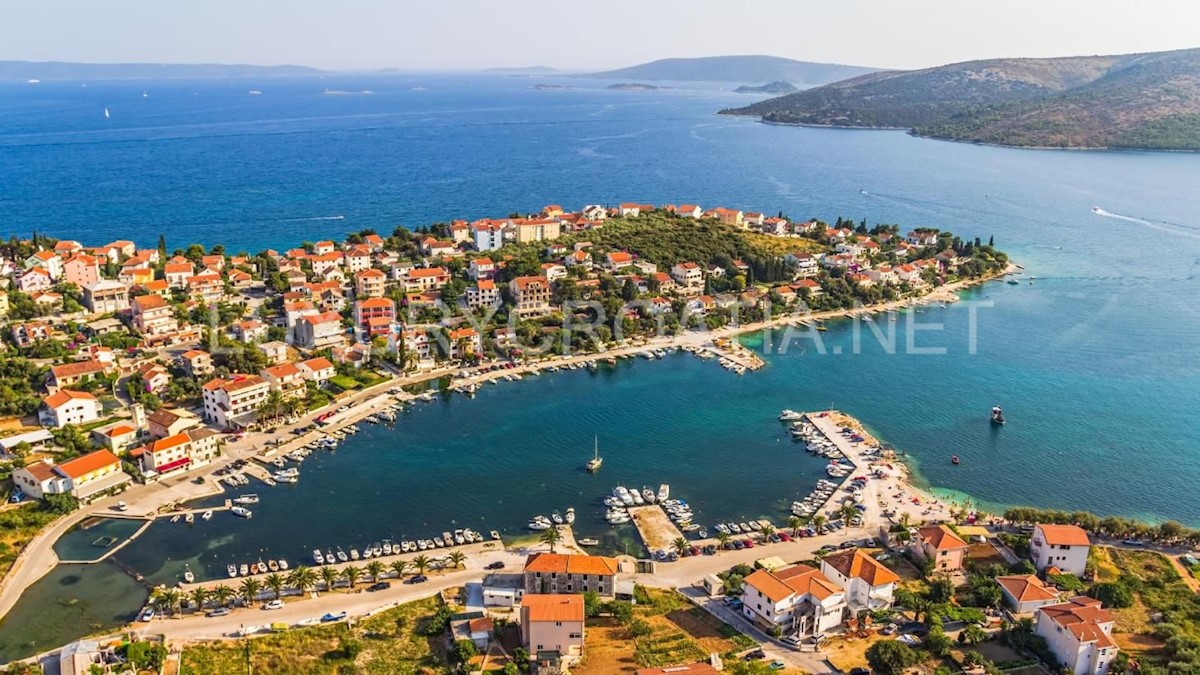 House For sale - SPLITSKO-DALMATINSKA  TROGIR 