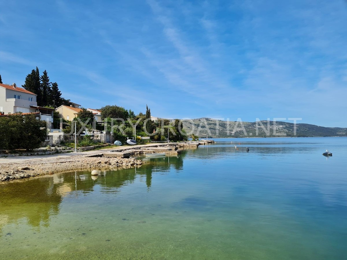 House For sale - SPLITSKO-DALMATINSKA  TROGIR 