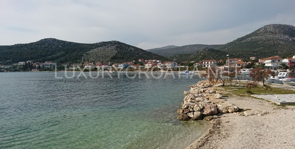 House For sale - SPLITSKO-DALMATINSKA  TROGIR 