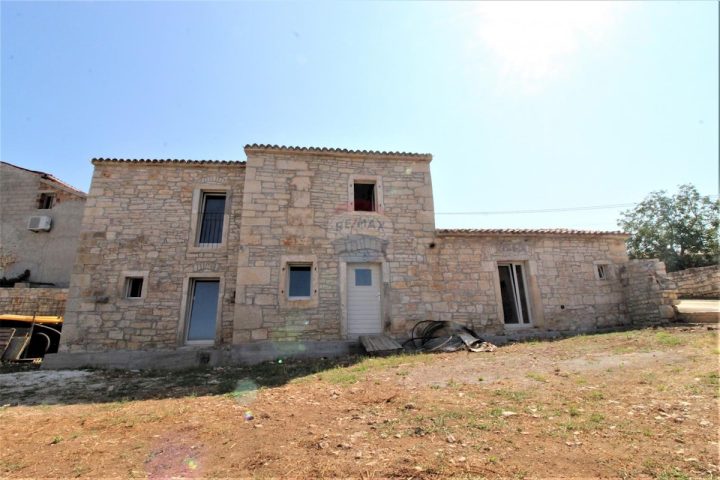 Kuća na prodaju 85 m² – Barat