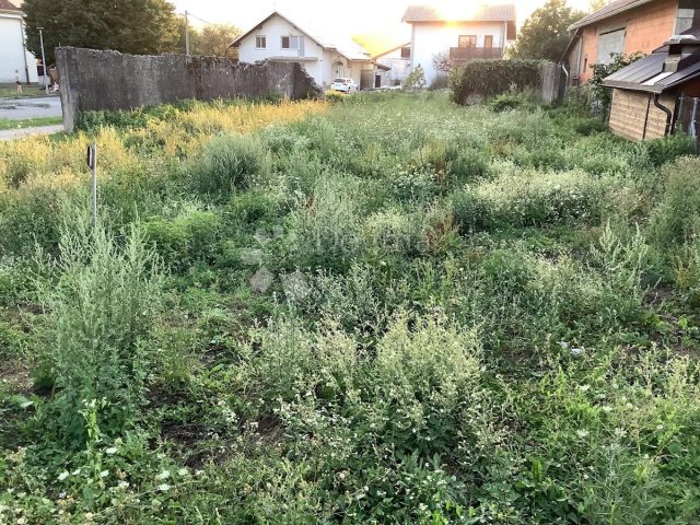Zemljište na prodaju 851 m² – Ogulin