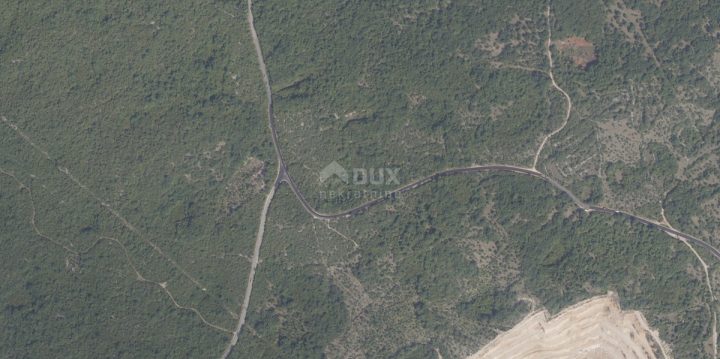 Land for sale 4244 m² – Kras