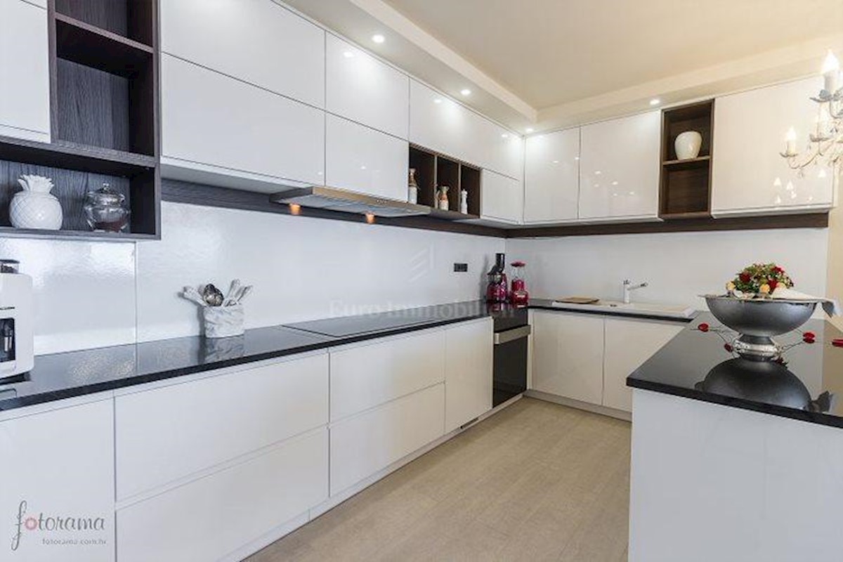 Casa In vendita - PRIMORSKO-GORANSKA  NOVI VINODOLSKI 
