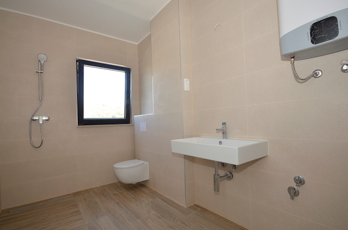 Apartma Na predaj - ŠIBENSKO-KNINSKA ROGOZNICA