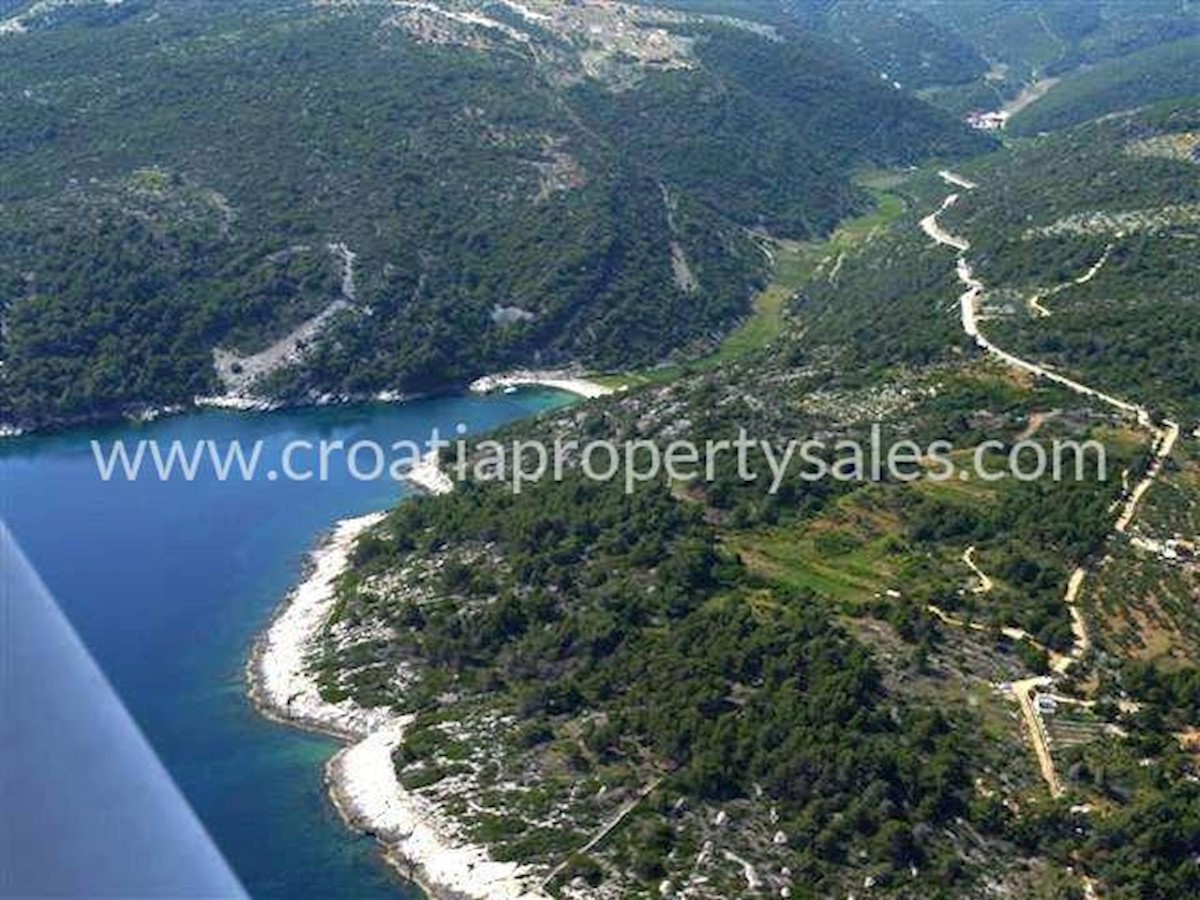 Land For sale - SPLITSKO-DALMATINSKA  BRAČ 