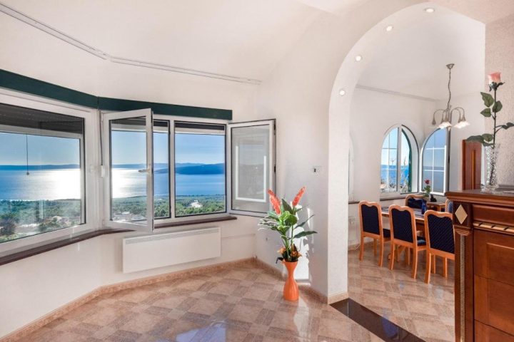 Casa in vendita 330 m² – Bast