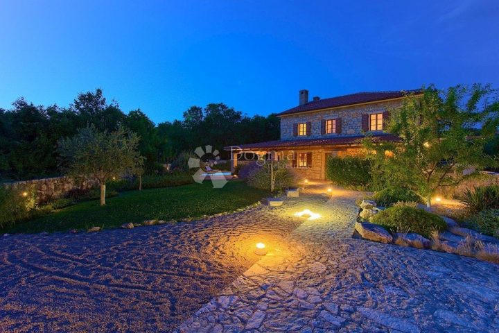 House for sale 180 m² – Dobrinj