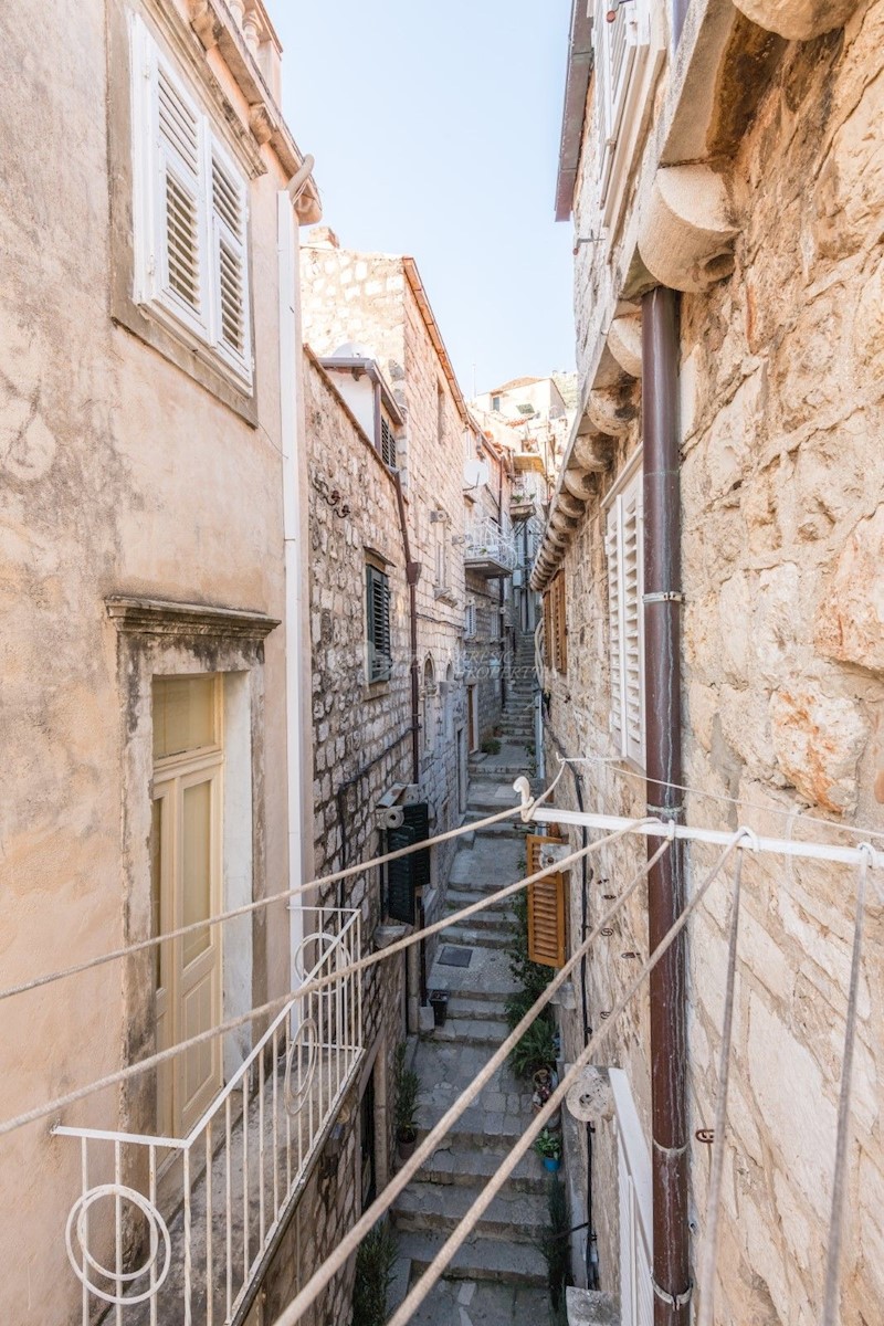 Casa In vendita - DUBROVAČKO-NERETVANSKA  DUBROVNIK 