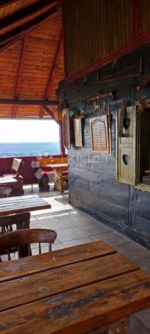Kuća na prodaju 11000 m² – Donje Orešje