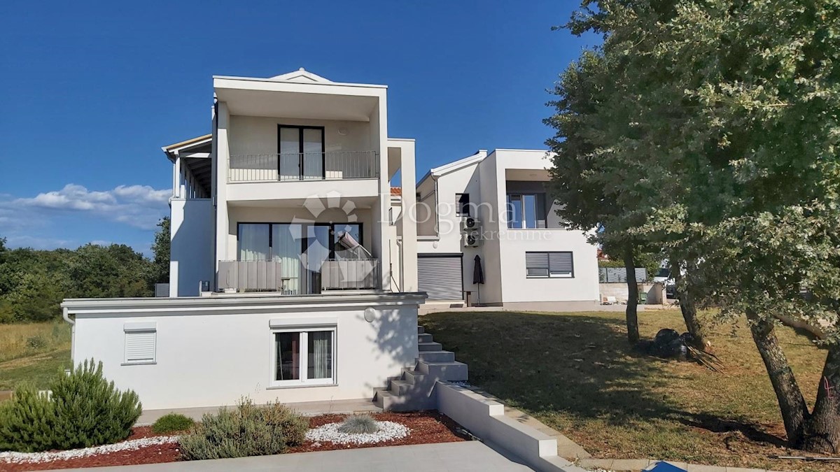 Casa In vendita - ISTARSKA  POREČ 