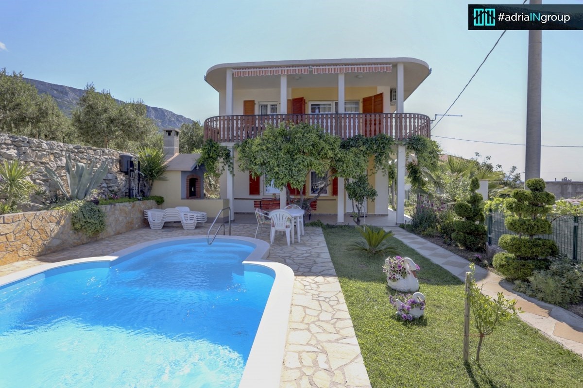 House For sale - SPLITSKO-DALMATINSKA  KAŠTELA 