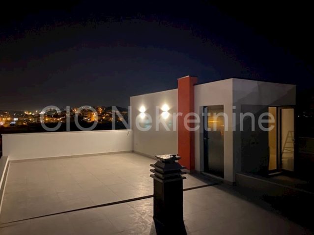 Haus Zu verkaufen - Splitsko-dalmatinska Podstrana - foto 2/9