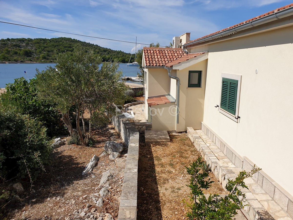 Casa In vendita - ŠIBENSKO-KNINSKA  ŠIBENIK 