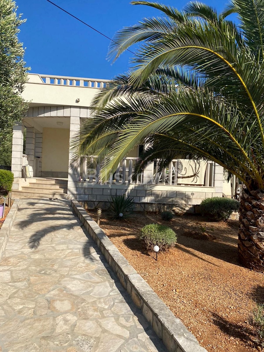 Casa In vendita - ŠIBENSKO-KNINSKA  ŠIBENIK 