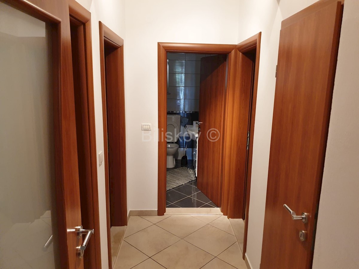 Casa In vendita - ŠIBENSKO-KNINSKA  ŠIBENIK 